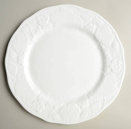 Wedgwood Strawberry & Vine (Bone Or Earthenware) Dinner Plate