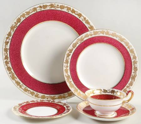 Wedgwood Whitehall (Powder Ruby Band) 5 Piece Place Setting