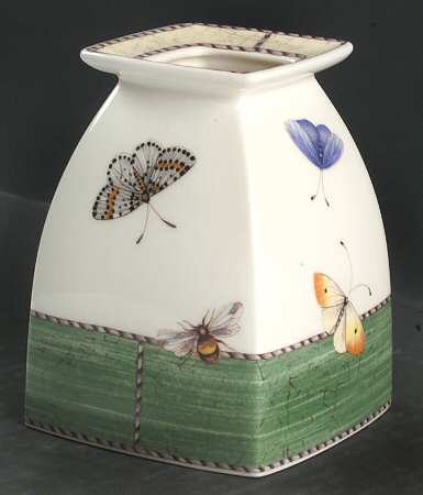Wedgwood Sarah's Garden 4" Square Vase