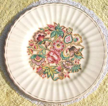 Cretonne (Floral Center Only) by Wade (England)
