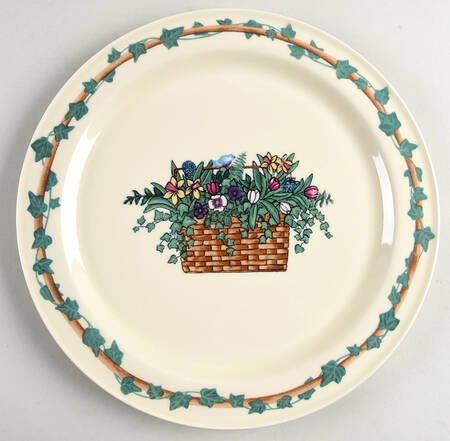 Botanical Basket by Workshop Gerald Henn