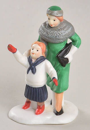 Department 56 Christmas In The City Organ Grinder- Woman And Girl - No Box