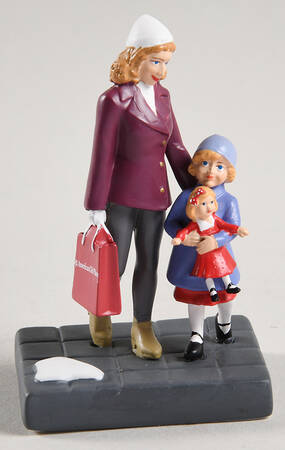 Department 56 Christmas In The City I Think She Loves It - American Girl - With Box