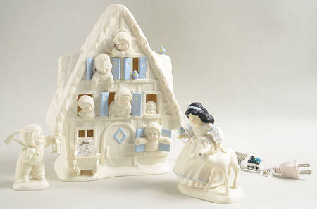 Snow White - Guest Collection by Department 56