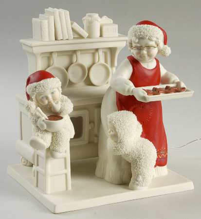 Santa & Mrs Claus - Guest Collection by Department 56