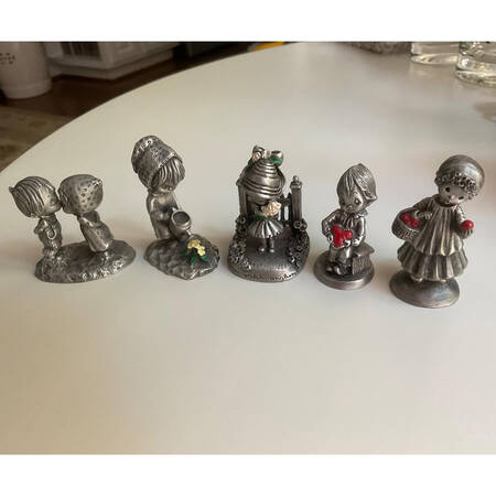 Hallmark Little Gallery Pewter Figurines Bouquet Girl At Gate - Boxed