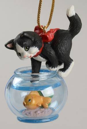 Mischievous Kittens by Hallmark Gold Crown