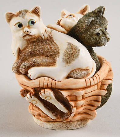 Treasure Jests Cat's Meow by Harmony Kingdom