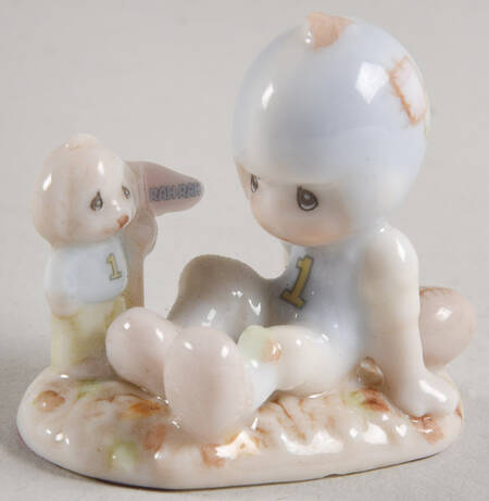 Momentos Miniatures by Precious Moments
