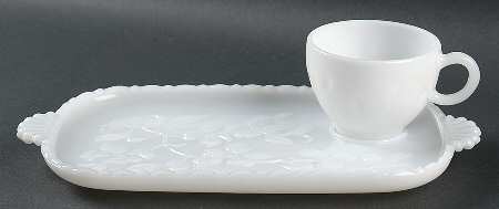 Informal Milkglass (Teardrop) by Hazel-Atlas