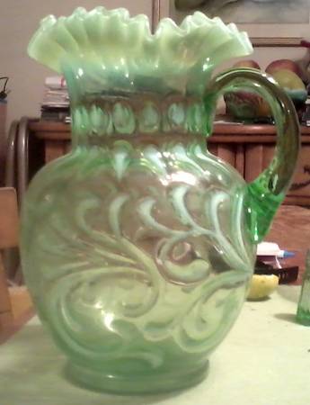 Buttons and Braids Green (Opalescent) by Fenton