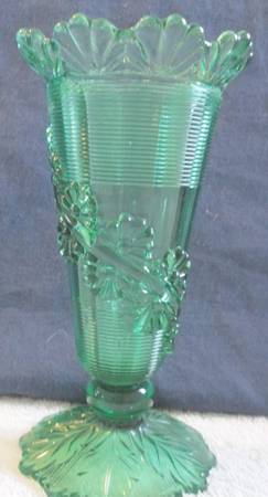 Fluted Scroll with Vine Green by Northwood