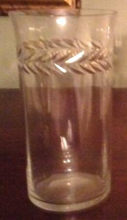 Seneca Laurel Wreath Flat Iced Tea
