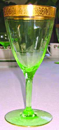 Rambler Rose Green (Stem 13633) by Tiffin-Franciscan