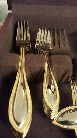 Chateau (Silverplate, Gold Accent) by Godinger