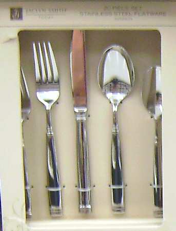Avignon (Stainless) by Jaclyn Smith-Flatware