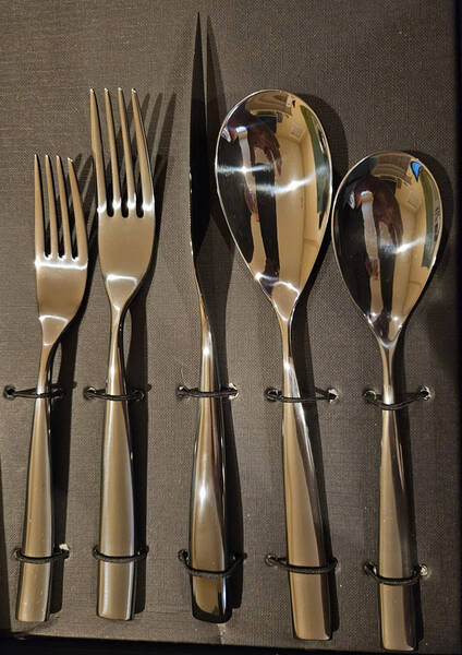 Romano Black (Stainless) by Oneida Silver
