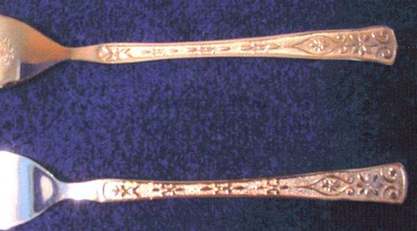 Cortina (Gold Electroplate) by Present